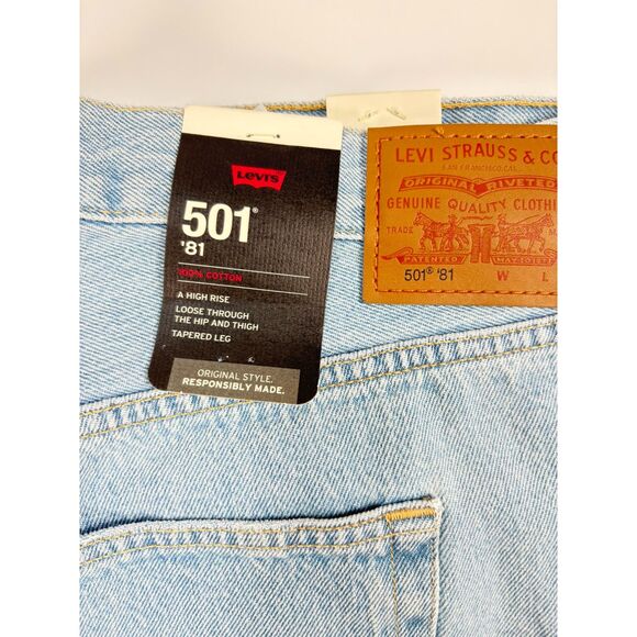 Levi’s Women’s ’81 Jeans Size 18W | High Rise Straight Leg | Light Wash Denim - Picture 5 of 8